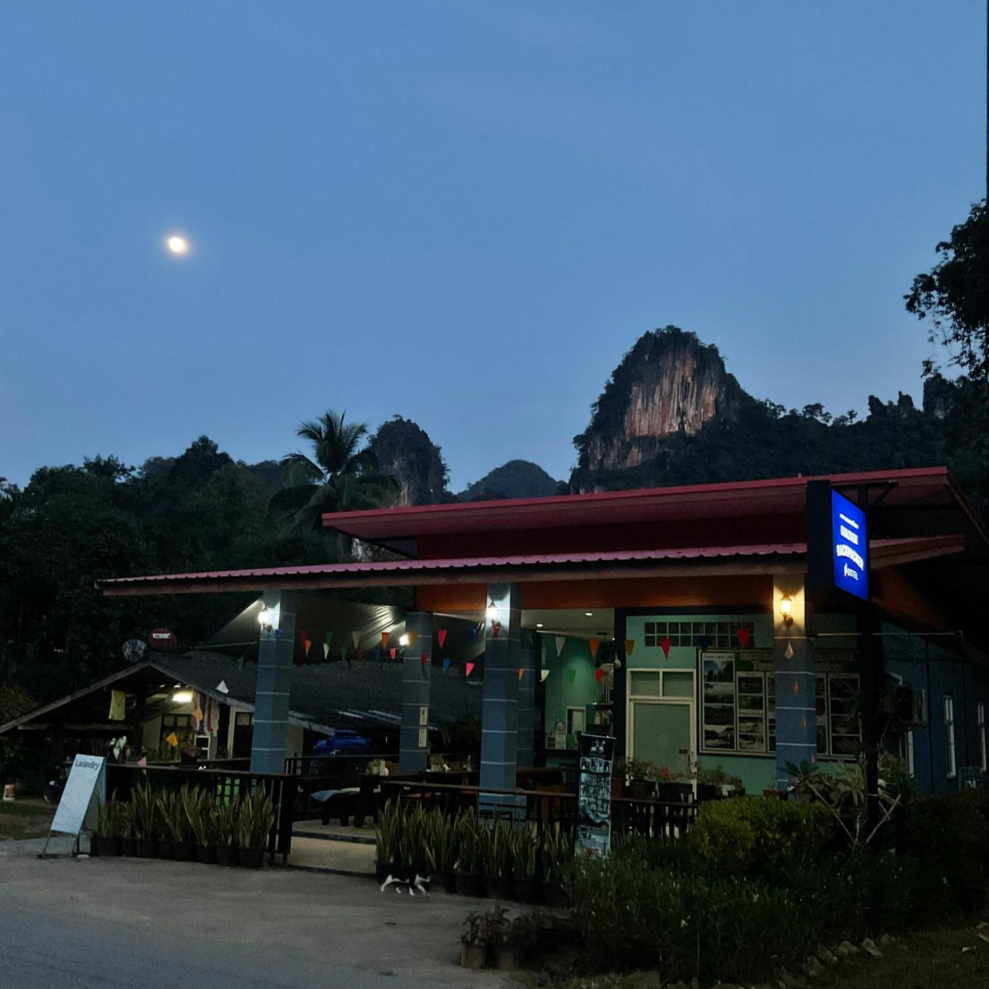 Khao Sok Backpacker Hostel Khao Sok National Park Εξωτερικό φωτογραφία